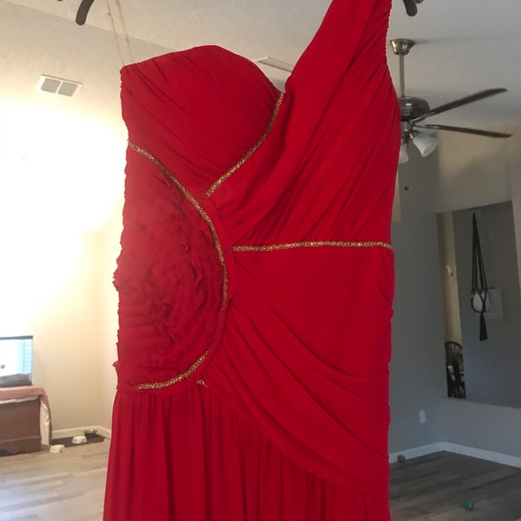 Red Flowy Formal Dress - Picture 6 of 9